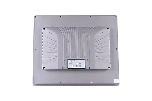Panel PC arka gövdesinde ısıyı dağıtan alüminyum soğutma kanatçıkları